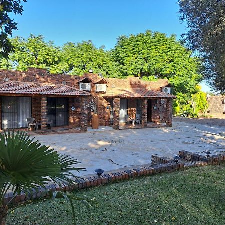 Villa Lin-Zane Vryburg Ngoại thất bức ảnh